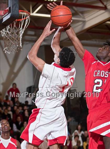 Thumbnail 3 in Stratford vs Wilbur Cross (CIAC Class L Semifinal) photogallery.