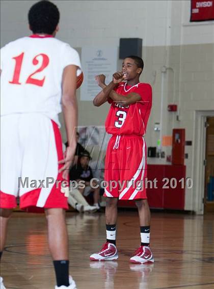 Thumbnail 1 in Stratford vs Wilbur Cross (CIAC Class L Semifinal) photogallery.