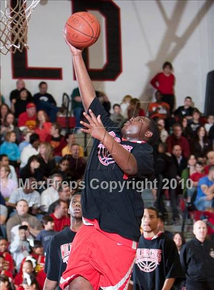 Thumbnail 2 in Stratford vs Wilbur Cross (CIAC Class L Semifinal) photogallery.