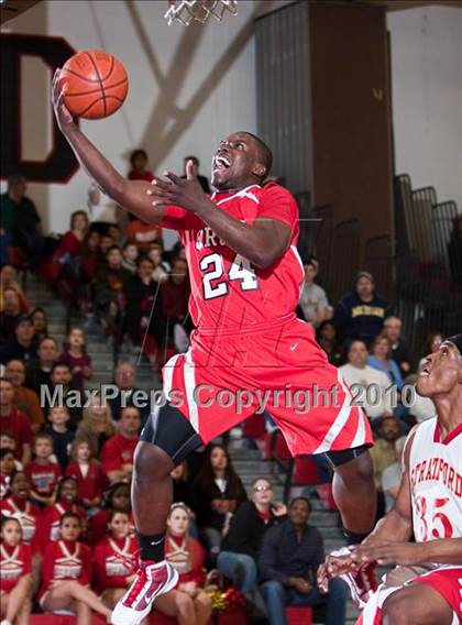 Thumbnail 2 in Stratford vs Wilbur Cross (CIAC Class L Semifinal) photogallery.