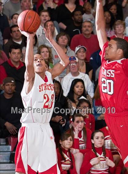 Thumbnail 2 in Stratford vs Wilbur Cross (CIAC Class L Semifinal) photogallery.