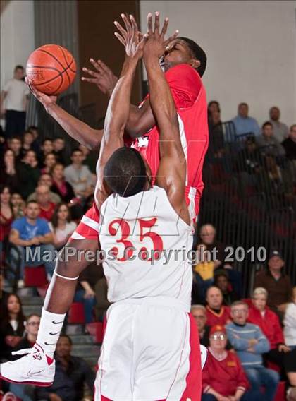 Thumbnail 3 in Stratford vs Wilbur Cross (CIAC Class L Semifinal) photogallery.