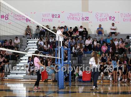 Thumbnail 1 in Crescenta Valley @ Burbank (Dig Pink) photogallery.