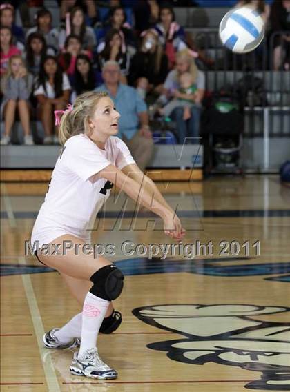 Thumbnail 3 in Crescenta Valley @ Burbank (Dig Pink) photogallery.