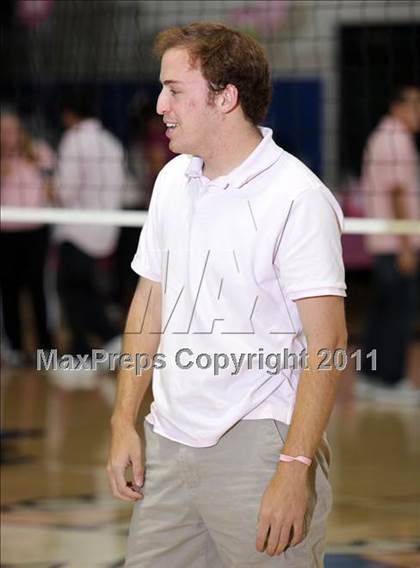 Thumbnail 2 in Crescenta Valley @ Burbank (Dig Pink) photogallery.