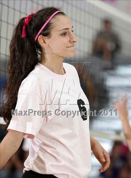 Thumbnail 3 in Crescenta Valley @ Burbank (Dig Pink) photogallery.