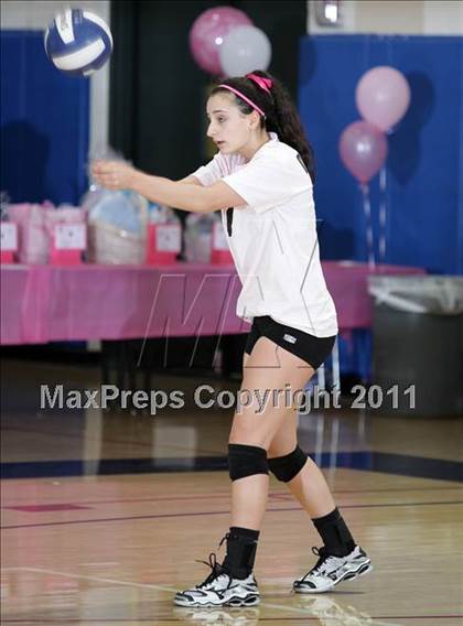 Thumbnail 3 in Crescenta Valley @ Burbank (Dig Pink) photogallery.