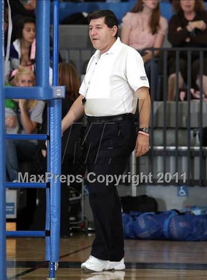 Thumbnail 1 in Crescenta Valley @ Burbank (Dig Pink) photogallery.
