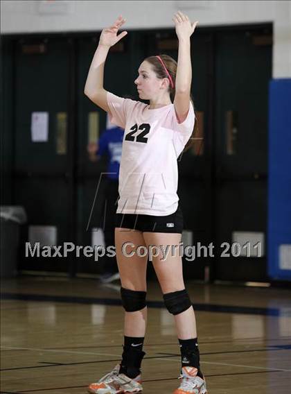 Thumbnail 2 in Crescenta Valley @ Burbank (Dig Pink) photogallery.