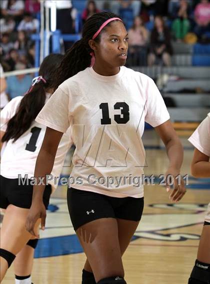 Thumbnail 3 in Crescenta Valley @ Burbank (Dig Pink) photogallery.