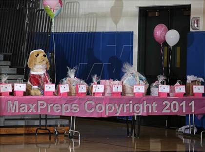 Thumbnail 1 in Crescenta Valley @ Burbank (Dig Pink) photogallery.