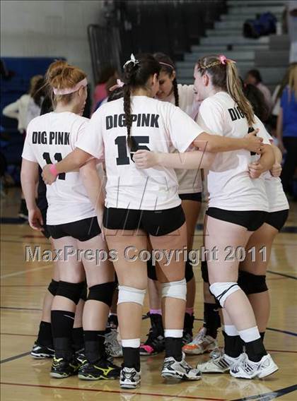 Thumbnail 3 in Crescenta Valley @ Burbank (Dig Pink) photogallery.