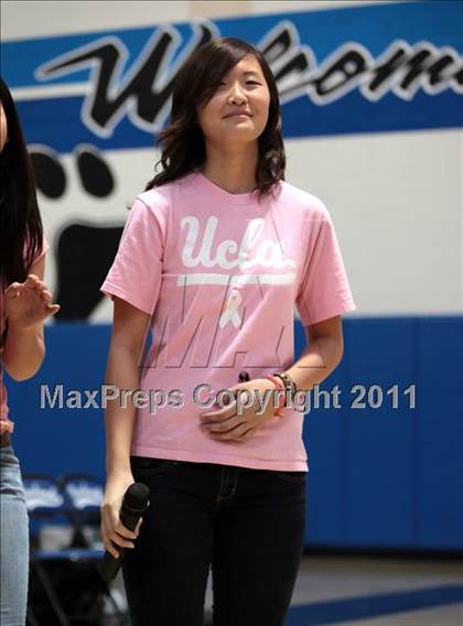 Thumbnail 2 in Crescenta Valley @ Burbank (Dig Pink) photogallery.