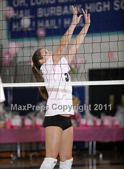 Thumbnail 3 in Crescenta Valley @ Burbank (Dig Pink) photogallery.