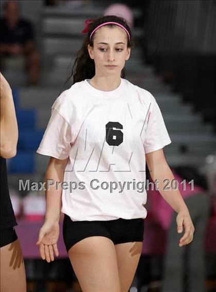 Thumbnail 2 in Crescenta Valley @ Burbank (Dig Pink) photogallery.