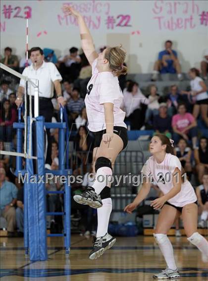 Thumbnail 1 in Crescenta Valley @ Burbank (Dig Pink) photogallery.