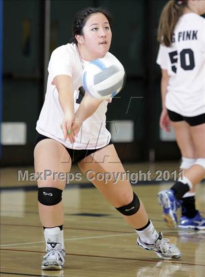 Thumbnail 1 in Crescenta Valley @ Burbank (Dig Pink) photogallery.