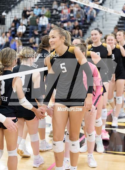 Thumbnail 1 in Roosevelt vs Green Mountain (CHSAA 4A Regional) photogallery.