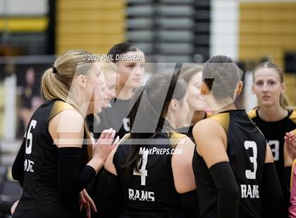 Thumbnail 3 in Roosevelt vs Green Mountain (CHSAA 4A Regional) photogallery.