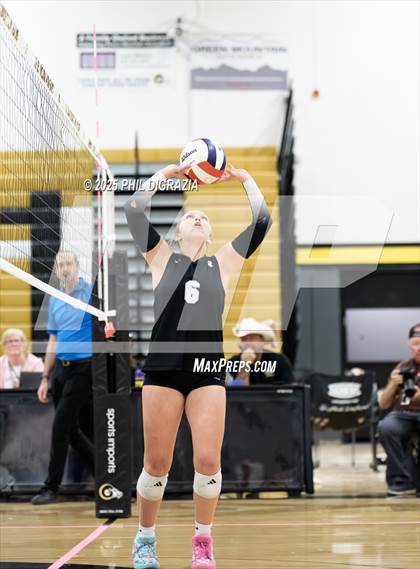 Thumbnail 2 in Roosevelt vs Green Mountain (CHSAA 4A Regional) photogallery.