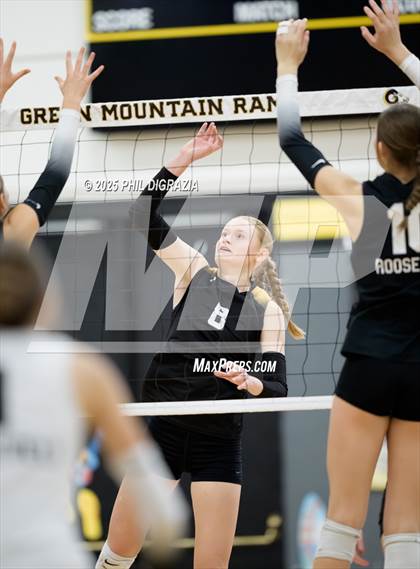 Thumbnail 2 in Roosevelt vs Green Mountain (CHSAA 4A Regional) photogallery.