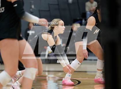 Thumbnail 3 in Roosevelt vs Green Mountain (CHSAA 4A Regional) photogallery.