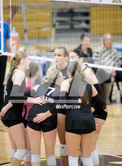 Thumbnail 2 in Roosevelt vs Green Mountain (CHSAA 4A Regional) photogallery.