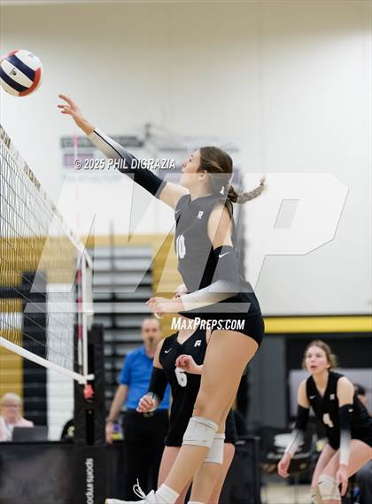 Thumbnail 1 in Roosevelt vs Green Mountain (CHSAA 4A Regional) photogallery.