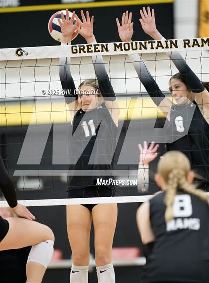 Thumbnail 1 in Roosevelt vs Green Mountain (CHSAA 4A Regional) photogallery.