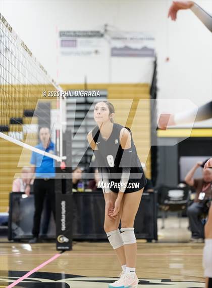 Thumbnail 1 in Roosevelt vs Green Mountain (CHSAA 4A Regional) photogallery.