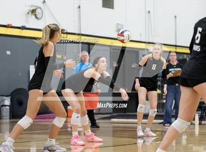 Thumbnail 3 in Roosevelt vs Green Mountain (CHSAA 4A Regional) photogallery.