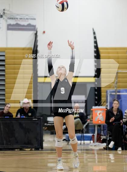 Thumbnail 1 in Roosevelt vs Green Mountain (CHSAA 4A Regional) photogallery.