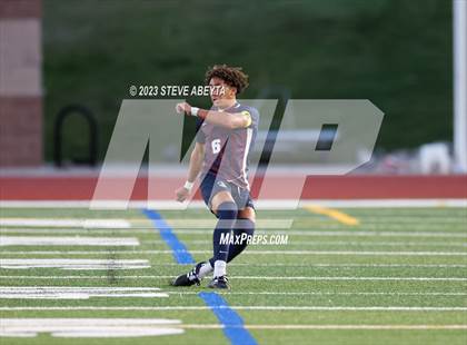 Thumbnail 1 in Arapahoe @ Cherokee Trail photogallery.