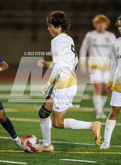 Thumbnail 1 in Arapahoe @ Cherokee Trail photogallery.