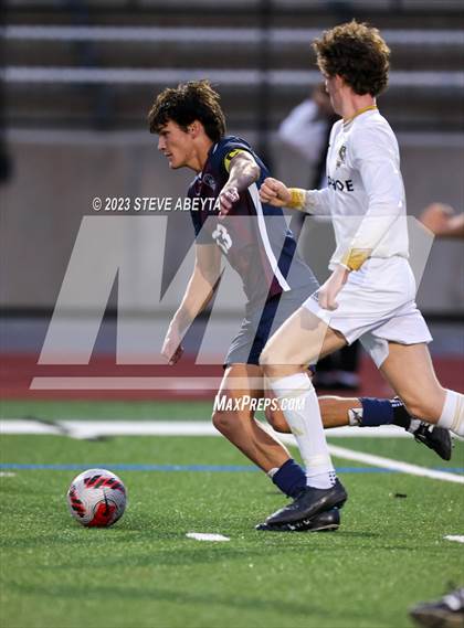 Thumbnail 1 in Arapahoe @ Cherokee Trail photogallery.
