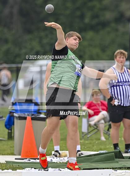 Thumbnail 1 in IHSAA Finals (Shot Put) photogallery.