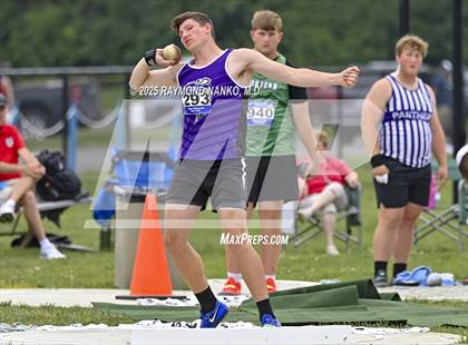 Thumbnail 1 in IHSAA Finals (Shot Put) photogallery.