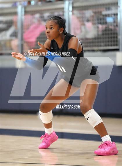 Thumbnail 2 in McCallum vs. Lexington (Legends Invitational) photogallery.