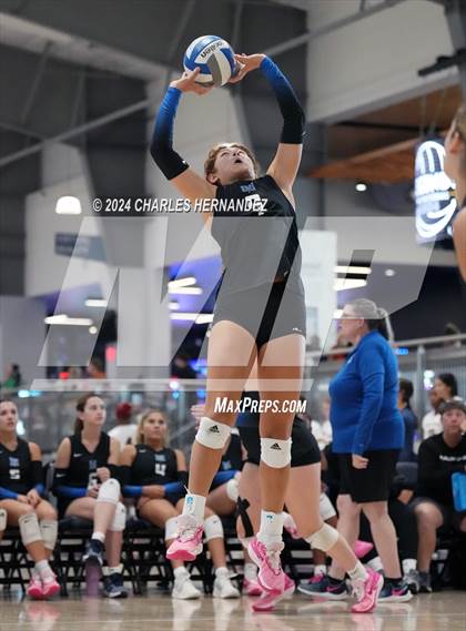 Thumbnail 3 in McCallum vs. Lexington (Legends Invitational) photogallery.
