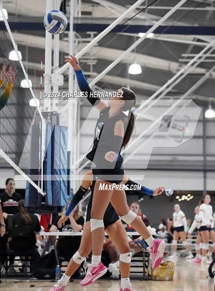 Thumbnail 2 in McCallum vs. Lexington (Legends Invitational) photogallery.