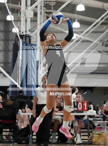 Thumbnail 2 in McCallum vs. Lexington (Legends Invitational) photogallery.