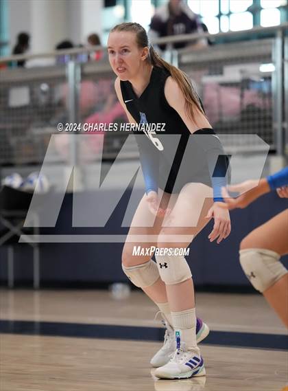 Thumbnail 3 in McCallum vs. Lexington (Legends Invitational) photogallery.
