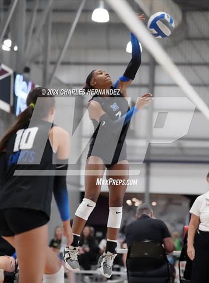 Thumbnail 3 in McCallum vs. Lexington (Legends Invitational) photogallery.
