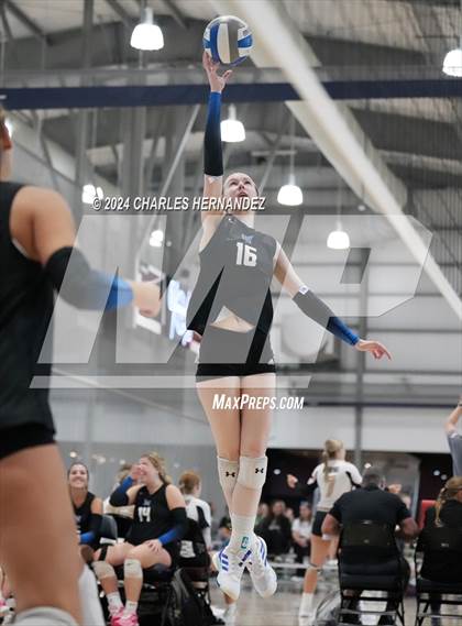 Thumbnail 2 in McCallum vs. Lexington (Legends Invitational) photogallery.