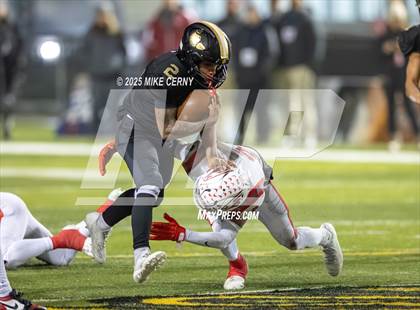 Thumbnail 1 in Lee's Summit vs. Nixa (MSHSAA Class 6 Final) photogallery.