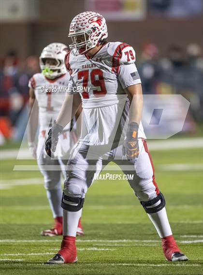Thumbnail 1 in Lee's Summit vs. Nixa (MSHSAA Class 6 Final) photogallery.