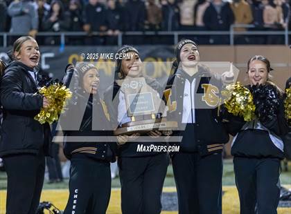 Thumbnail 3 in Lee's Summit vs. Nixa (MSHSAA Class 6 Final) photogallery.