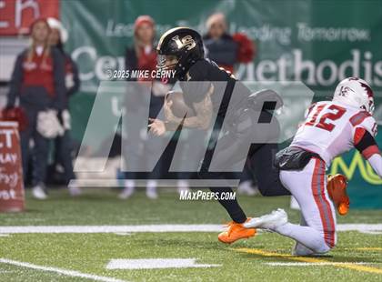 Thumbnail 3 in Lee's Summit vs. Nixa (MSHSAA Class 6 Final) photogallery.