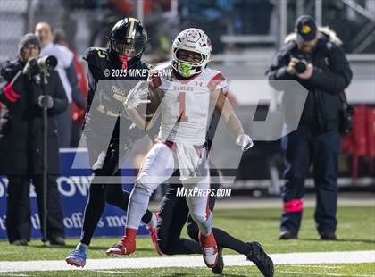 Thumbnail 2 in Lee's Summit vs. Nixa (MSHSAA Class 6 Final) photogallery.