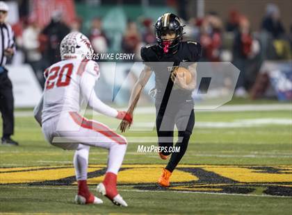 Thumbnail 2 in Lee's Summit vs. Nixa (MSHSAA Class 6 Final) photogallery.